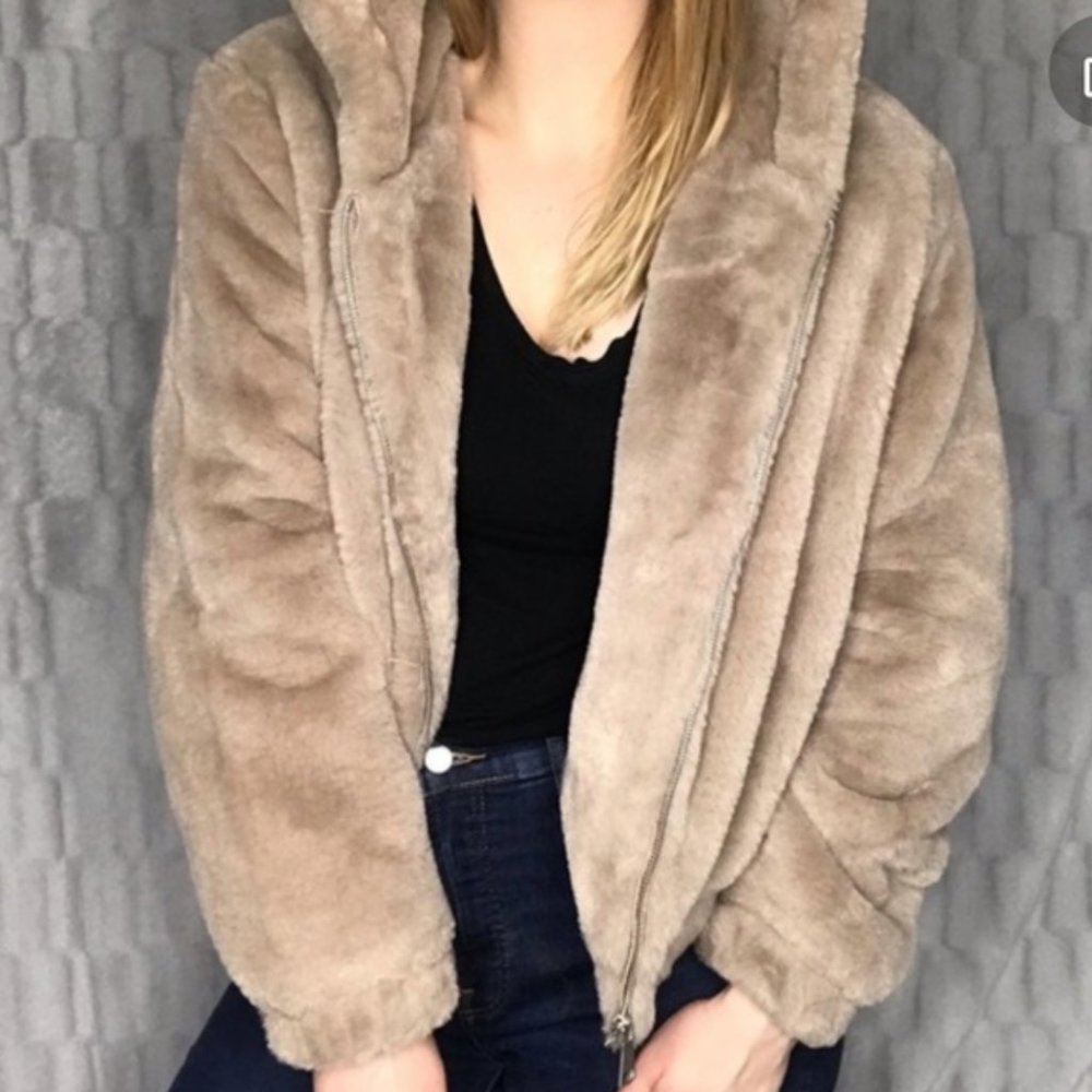 Bagatelle NYC Cream Hooded Faux Fur Coat S
